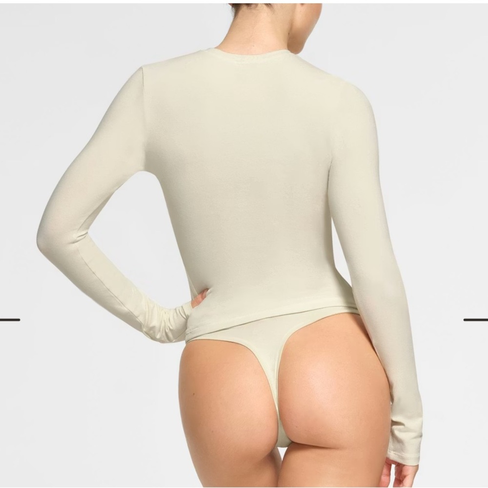 Skims cotton jersey long sleeve t shirt in bone - Picture 3 of 9